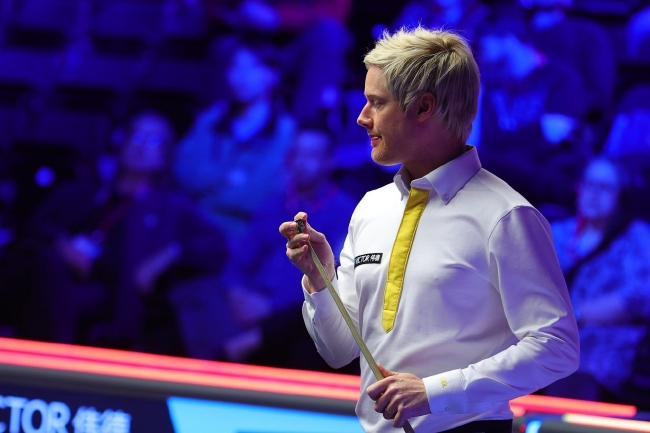 目光锁定在 目光锁定在